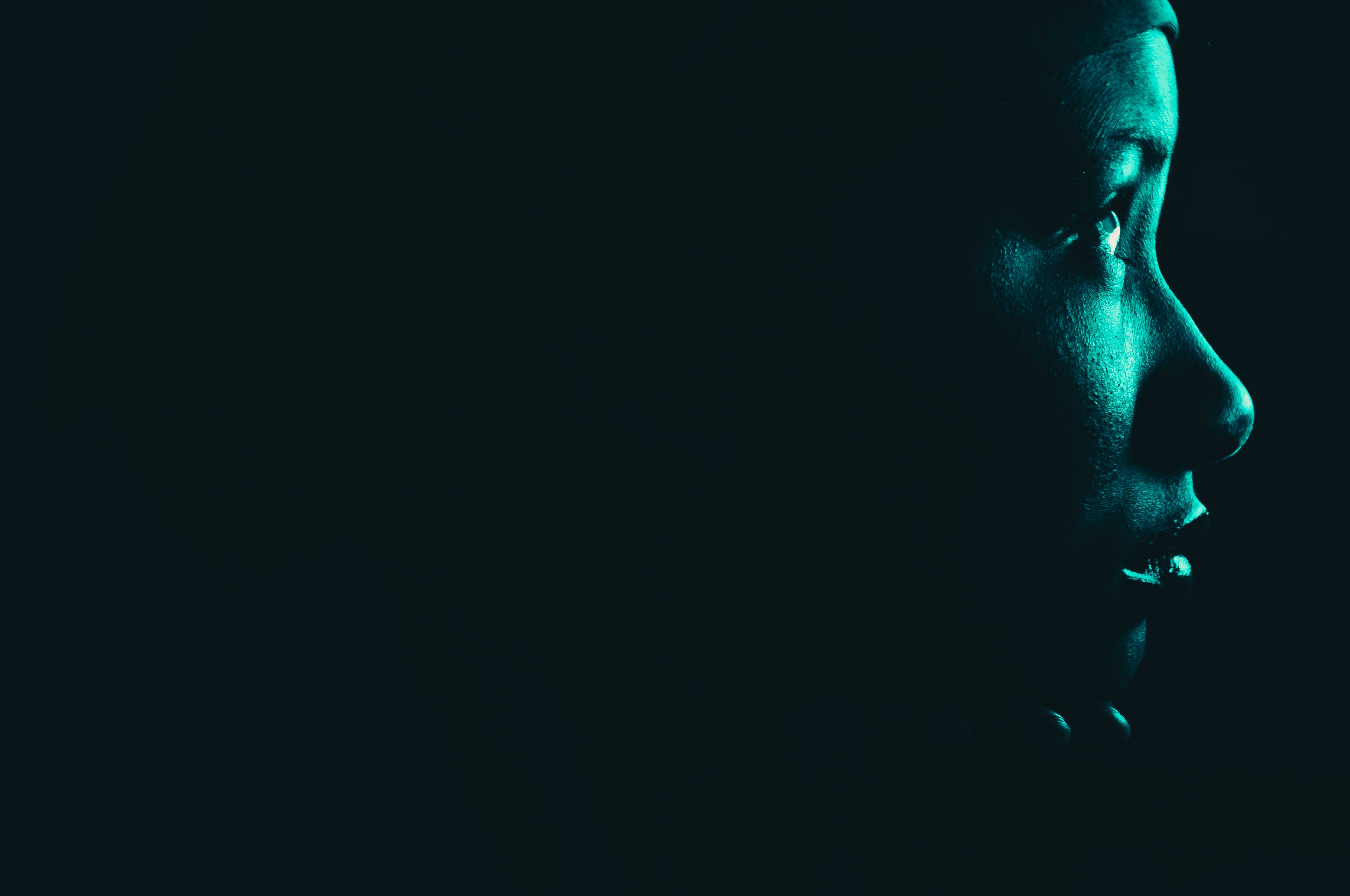 tess-r1YbXj0nkAU-unsplash